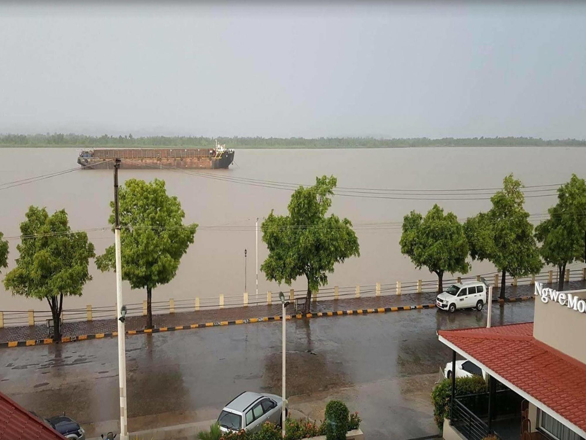 Ngwe Moe Hotel Mawlamyine Eksteriør bilde